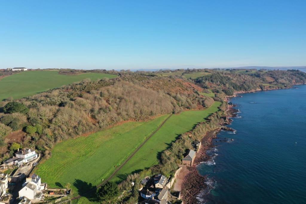 Appartamento The View, Kingsand, Luxurious Seafront Penthouse With Sun Trap Balcony And Incredible Sea Views *