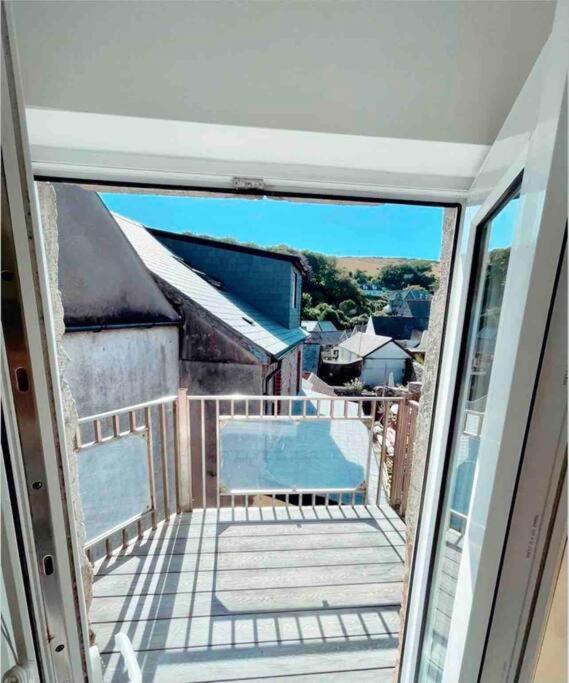 The View, Kingsand, Luxurious Seafront Penthouse With Sun Trap Balcony And Incredible Sea Views