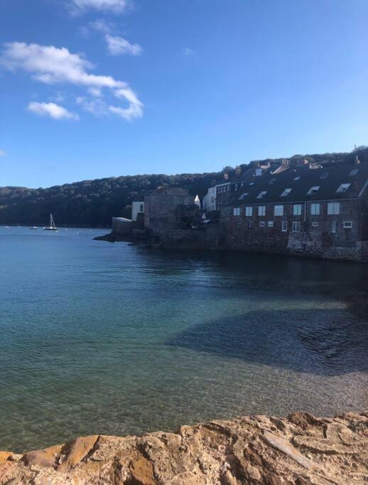 The View, Kingsand, Luxurious Seafront Penthouse With Sun Trap Balcony And Incredible Sea Views Appartamento Kingsand